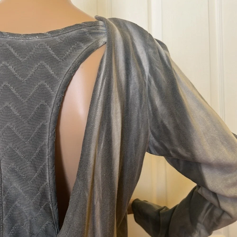 Vocal USA sparkly grey rhinestone front jersey racerback long sleeved top . SzLg